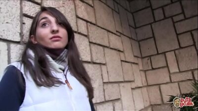 Jovencita de 19 años cogiendo rico