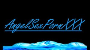 Mi nueva novia me masturba con sus tetas mientras me chupa la polla hasta tragarse mi semen