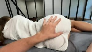 Ya cumpliste 18 años hermanastra, usaré todos tus agujeros a menudo- COÑO Y ANAL