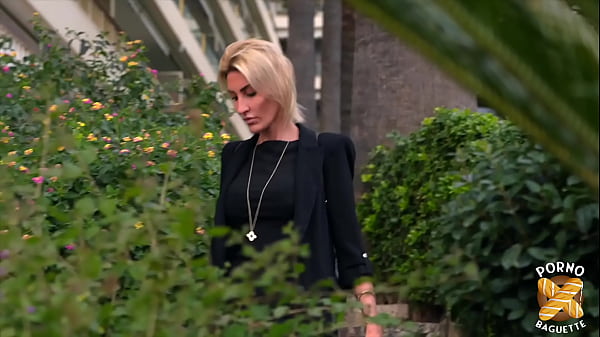 anouk 30 ans une psychologue experte en bite
