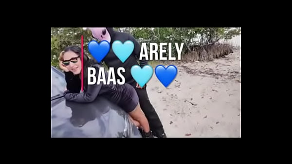 cogiendo con un alien en lugar publico