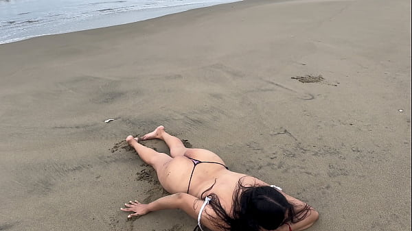 i had sex with a stranger i met on the beach for new years