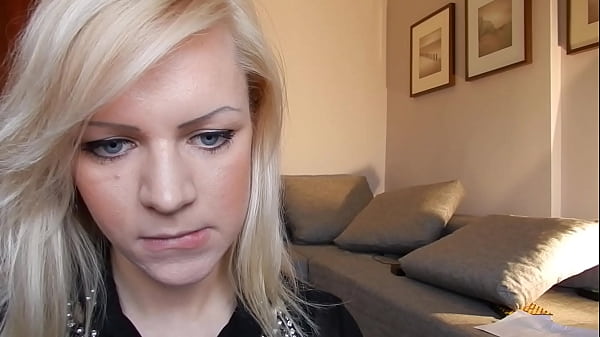 jesika 22 yr old blonde non nude sfw webcam