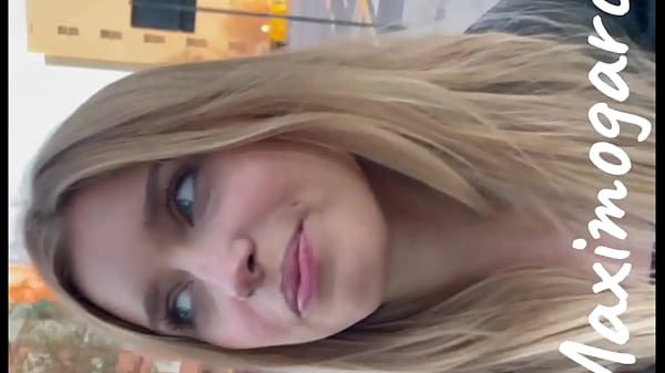 me encuentro con amiga en la calle y me la follo blanquita de cuerpo perfecto pov vertical
