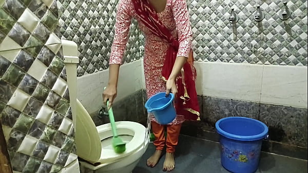 nokrani saara bhabhi apne malik ko sex karna sikhate hai