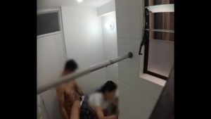 espiando a profesora española follando con su amante