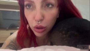 Madrasta gostosa pede anal ao enteado