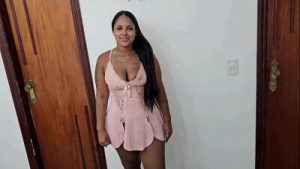 Novinha cavalona Angel Caricias deixou botar até no cu e ganhou muito leite na boca