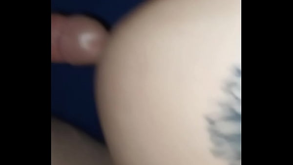 fat ass white girl gets her pussy creampied