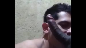 Mamar pica é bom demais. Mamando e tomando várias leitadas na cara.