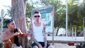 Novinho com bunda gostosa sendo fodido