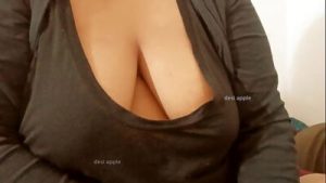 Asian aunty showing big tits