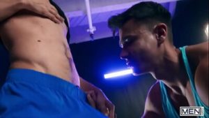 BROMO – Hunks MrDeepVoice And Leo Louis Suck Each Other’s Cocks Until They Cum On Their Sexy Bodies