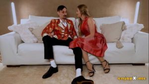 Busty light-haired in pantyhose with shaved vag idolizes man rod in XXX oral hump fest!