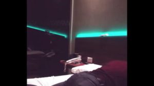 CONSUELO A MI AMIGO HETERO DESPECHADO DESPUES DE UNA NOCHE LOCA DE FIESTAS EN EL CLUB