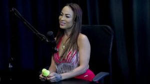 Dá oportunidade para fãs, não grava fetiches nojentos, deu pra um ex, disse suas comidas favoritas, e quem pegaria… – Belinha Baracho (WATCH ON: SHEER/RED)