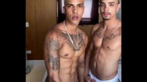 DE SUNGA BRANCA NO MOTEL.