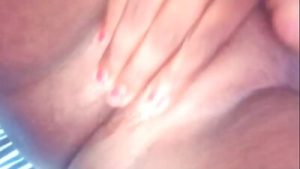 Desibhabhi Sex Sister-in-law went into the room and had sex with Cucumber