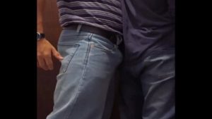 DESPUES DE UNA NOCHE ALOCADA EN LA FIESTA EL DEPORTISTA DE LA UNIVERSIDAD ME FOLLA SALVAJEMENTE