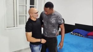 Dotado faz o tatuado gritar na sua pika