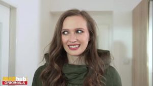 FAKEhub – Babe catfished on tinder date but hes got a huge cock to creampie her – see inside pussy