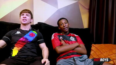 Fodendo meu amigo rabudo