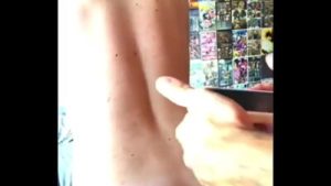 FUDENDO COM O VIZINHO DO LADO ENQUANTO A MULHER DELE SAIU.