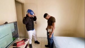 Fui fazer uma entrega e ele me pagou com rola no meu rabo – Parte 01