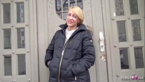 GERMAN SCOUT – BERLINER FITNESS UND TATTOO MODEL SANDY BEI STRASSEN CASTING FÜR GELD GEFICKT