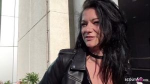 GERMAN SCOUT – JUNGE URLAUBERIN CASSY AUF MALLORCA AM STRAND FUER GELD GEFICKT