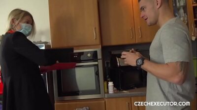 Horny guy seducted blonde executor