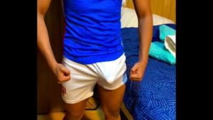 jugador latino futbolista me preña el culo con el uniforme