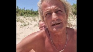 Live sex show recording, nudist beach, mobile version 4K, shemale girlfriend and cis man19.05.2025 3