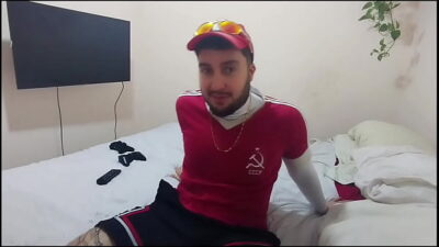 Perdi de propósito no videogame pro meu amigo comer meu cuzinho (COMPLETO NO RED)