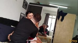 Sentando com sorriso no rosto porque ama levar rola no cuzinho (COMPLETO NO RED)