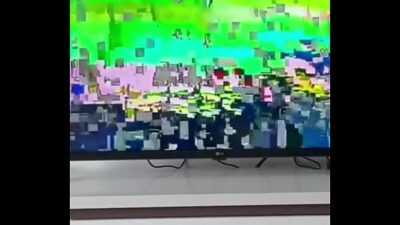 SENTANDO NA ROLA DE 23CM ATÉ GOZAR.