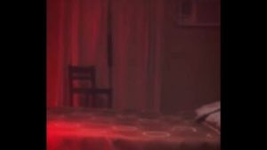 Vecino atlético despechado después de unos tragos en la cocina me folla pensando que soy su novia