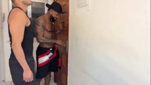 VEIO SENTIR A PICA DO NEGÃO E PEDIU MAIS