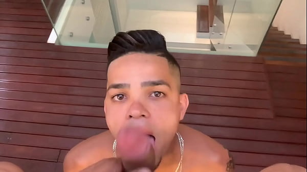 dois malocas fudendo sem capa e gozando muito