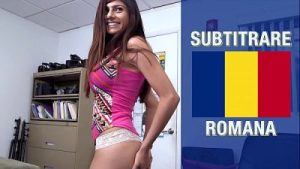 MIA KHALIFA – Încerc să introduc un obiect de cauciuc în anusul meu strâns pentru a mă pregăti pentru sexul anal