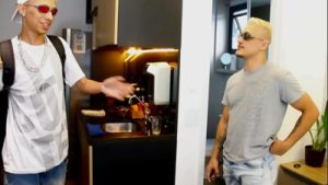 FUDENDO O MEU COLEGA DE QUARTO