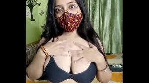 sauteli maa ne bade boobs dikhaye viral xxx video