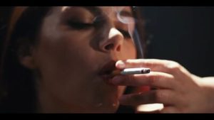 Italian Beauty Vale Nappi Smoking Porn – Natural Big Ass Girl with Hairy Pussy Getting Fucked holding Cigarette