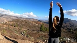 I get SO HORNY on a ROAD TRIP that I make him stop to FUCK ME at a lookout point – Risky public sex!