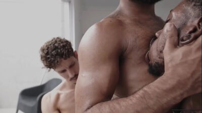 TRISAL COM OS COLEGAS DE TRABALHO.