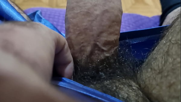 Punheta safada do peludo. Venha comigo!