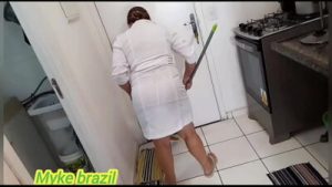 Diarista cheia de tesao”senta na pica do filho do patrão ela adora sexo anal veja completo no sheer e Red