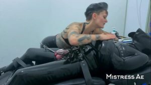 Electro, Sharp objects & Sounding: Full Latex CBT Session with MistressAe