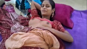 Bhabhi’s Secret Toy Session On Bed While Alone