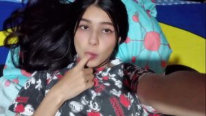 Comenzó con un beso… Terminó con sus piernas temblando ( CASERO REAL)